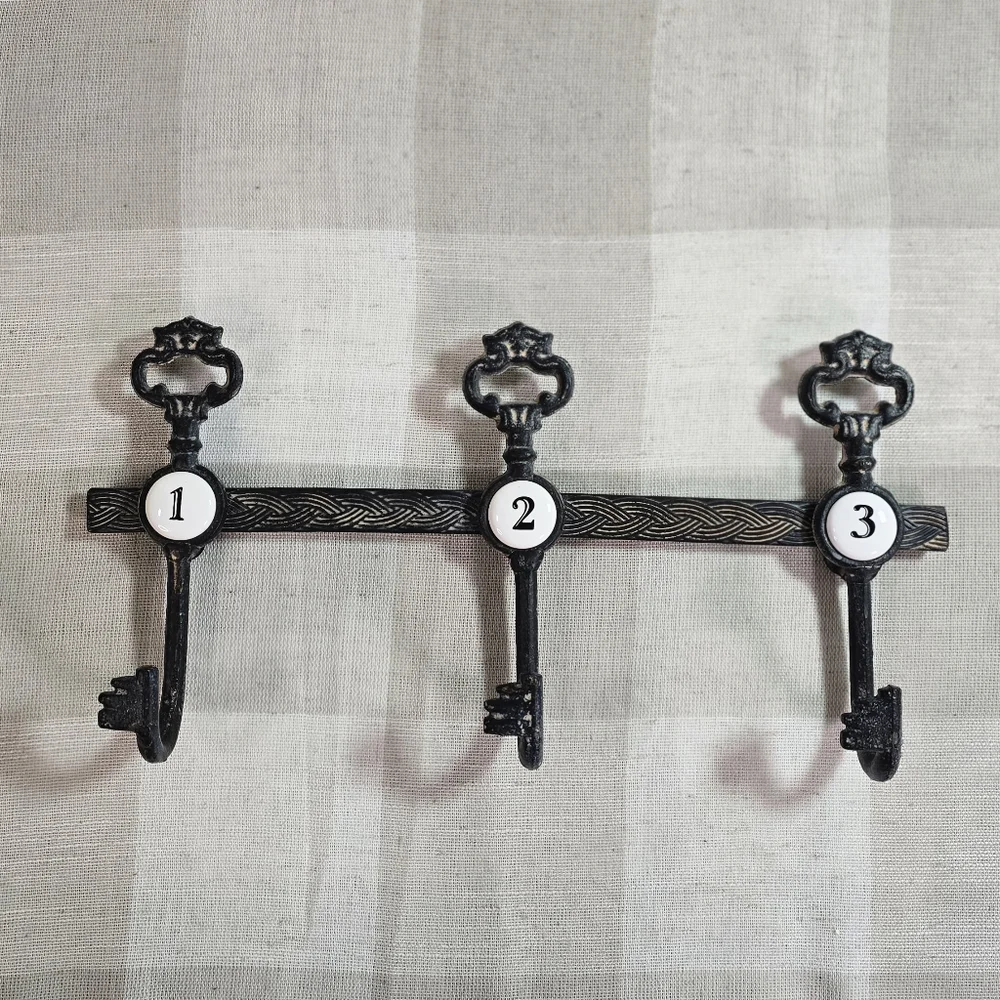 3 Hanging Bent Key Cast Iron Hook Coat Rack Antique Style Rustic Wall Decor